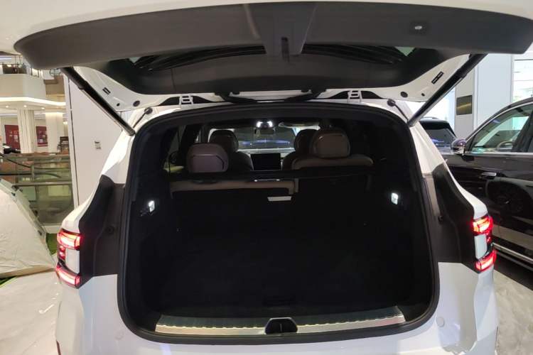 Used Zeekr 8X 2026 Model Max Edition 70kWh Trunk
