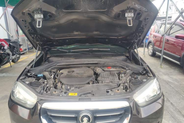 Used Zinoro 60H 2017 Standard Model Engine Bay