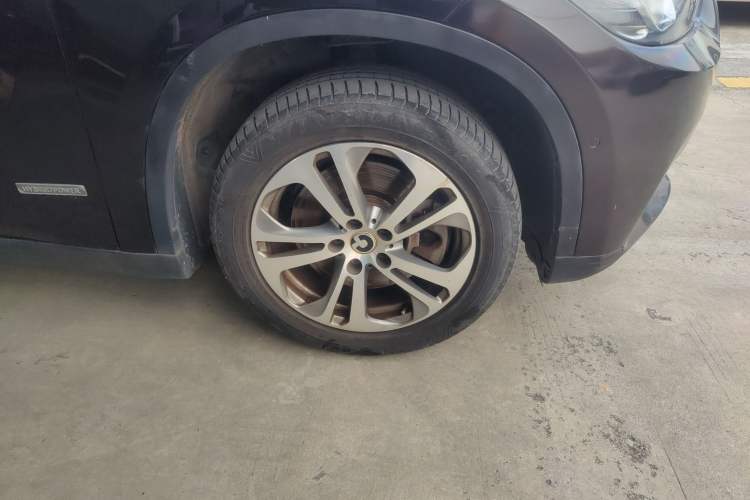 Used Zinoro 60H 2017 Standard Model Right Front Wheel Hub
