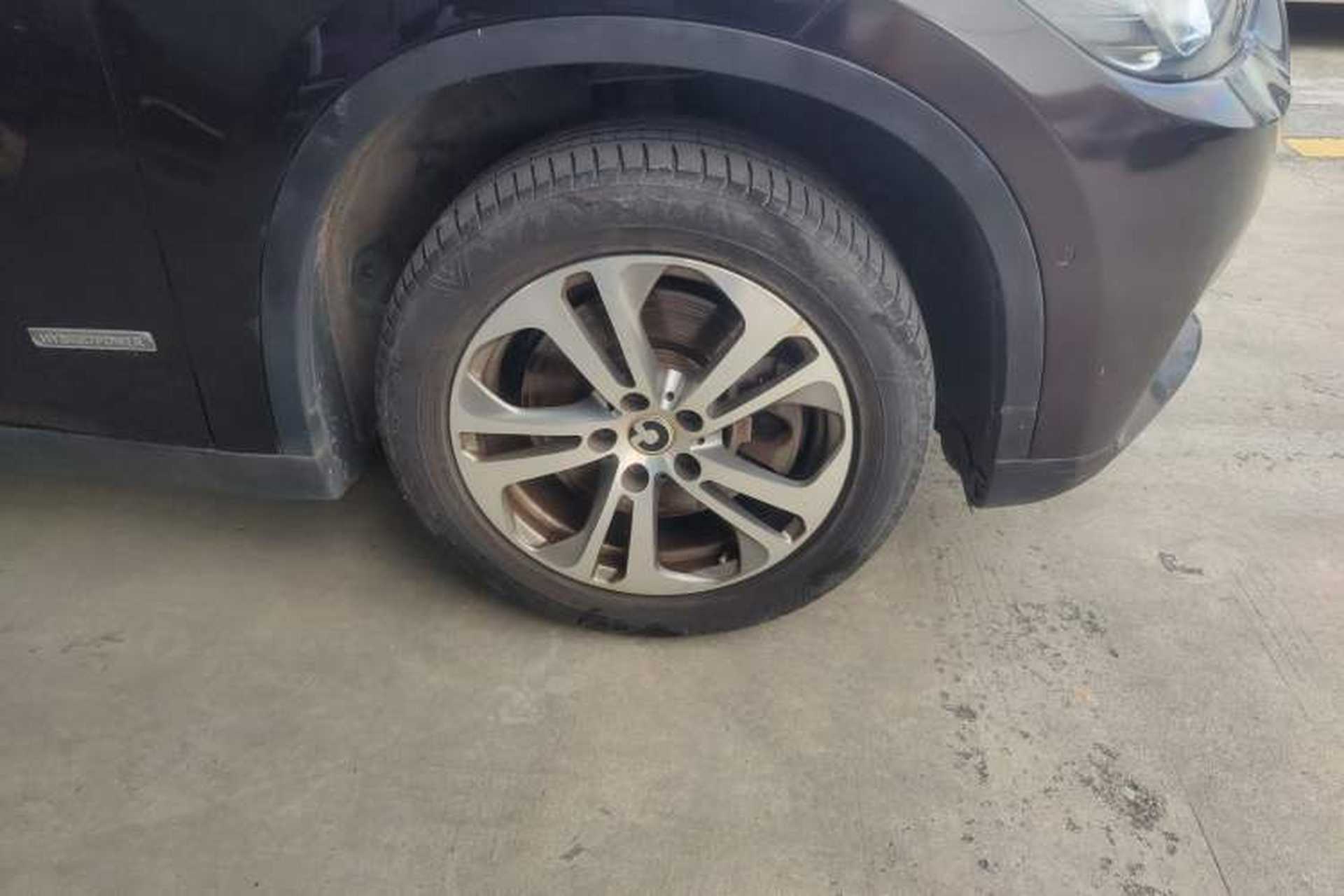 Used Zinoro 60H 2017 Standard Model Right Front Wheel Hub
