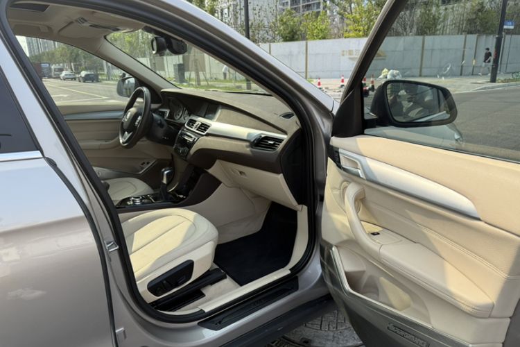 Used Zinoro 60H 2017 Standard Model Interior 2
