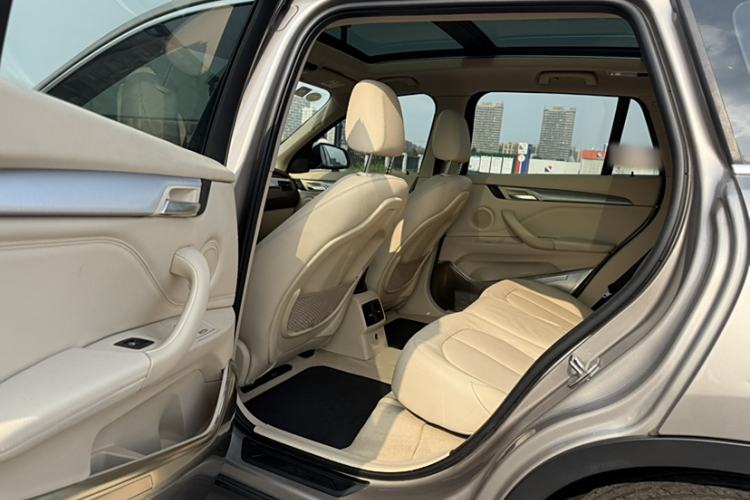 Used Zinoro 60H 2017 Standard Model Interior 4