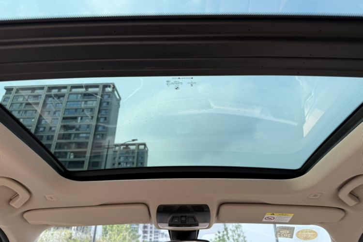 Used Zinoro 60H 2017 Standard Model Interior 7