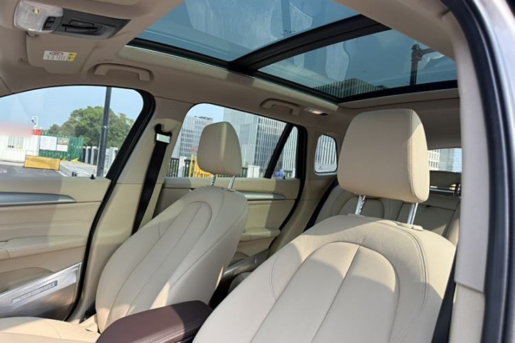 Used Zinoro 60H 2017 Standard Model Interior 9