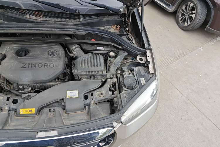 Used Zinoro 60H 2017 Standard Model Engine Bay Left