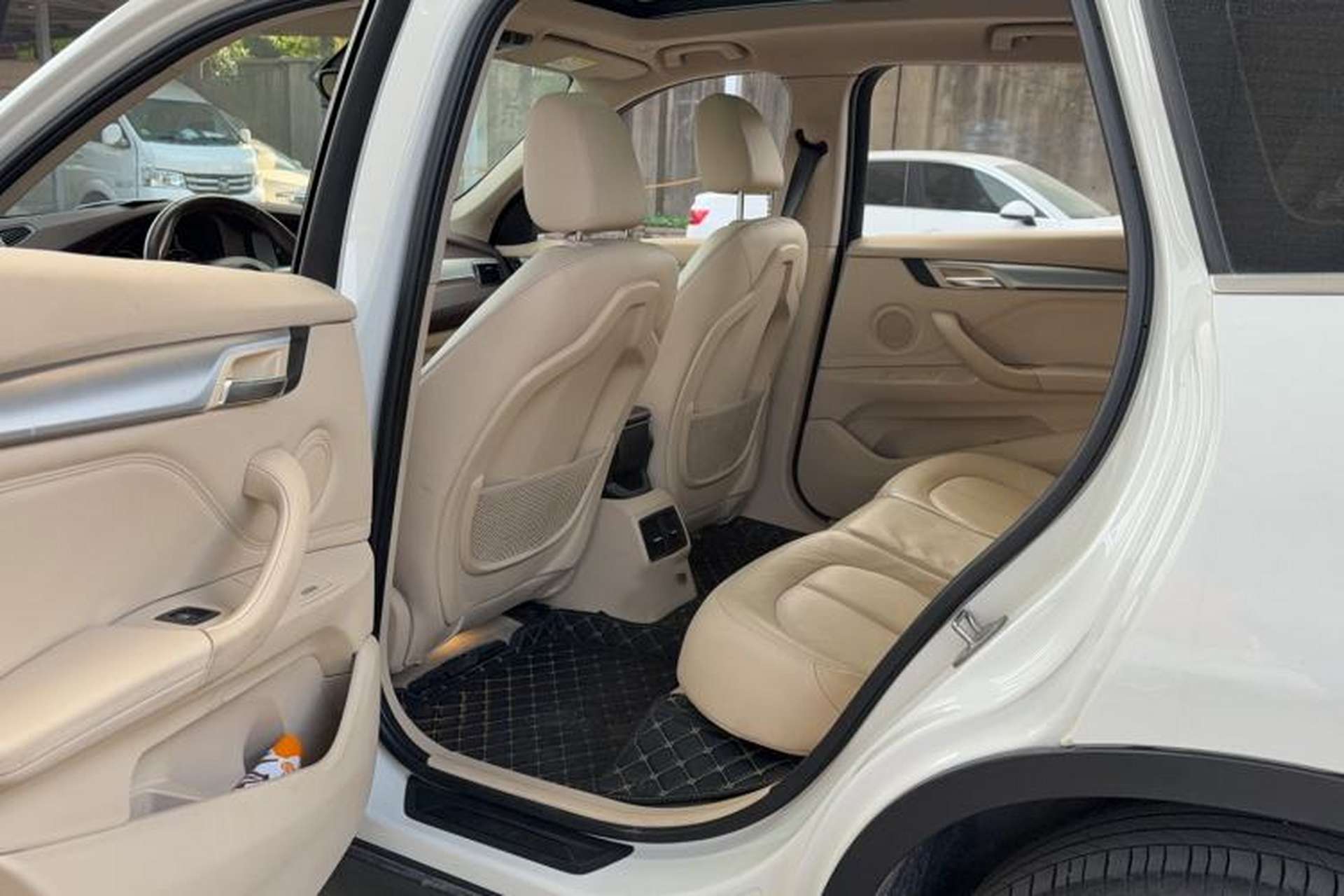 Used Zinoro 60H 2017 Standard Model Interior 2