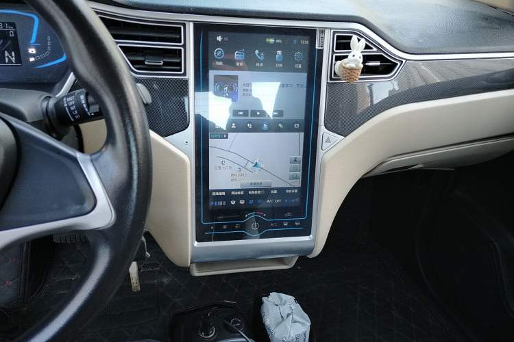 Used Zotye 2016 E30 Standard Model Audio And AC Panel