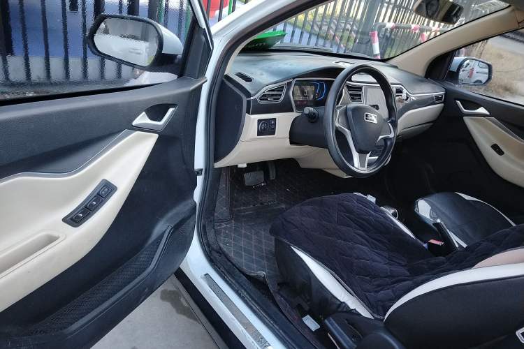 Used Zotye 2016 E30 Standard Model Driver Seat