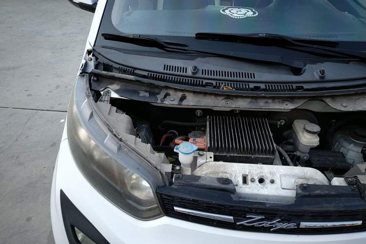 Used Zotye 2016 E30 Standard Model Engine Bay Right