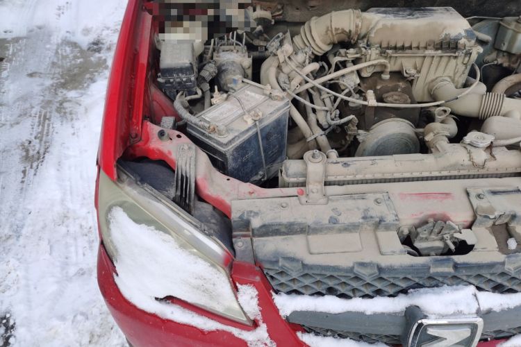 Used Zotye 5008 2008 1.3L Manual Standard Edition Engine Bay Right