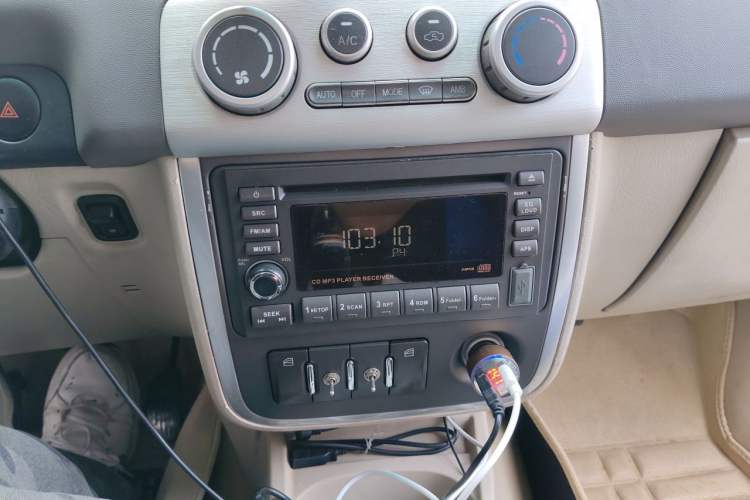 Used Zotye 5008 2010 1.3L Manual Luxury Version Audio And AC Panel
