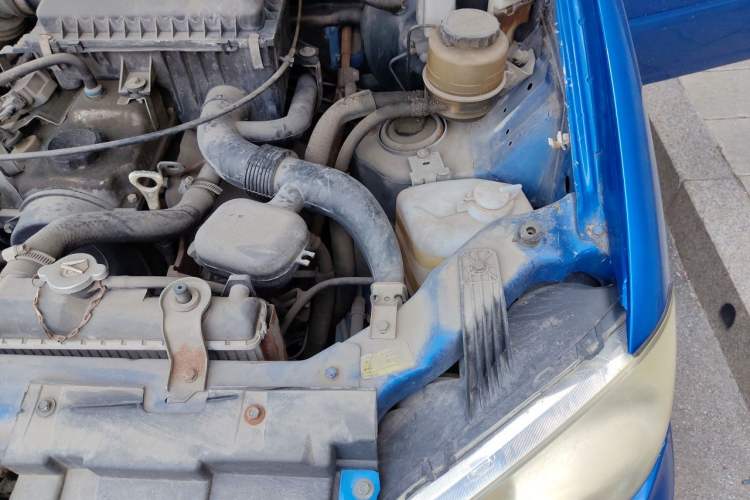 Used Zotye 5008 2010 1.3L Manual Luxury Version Engine Bay Left