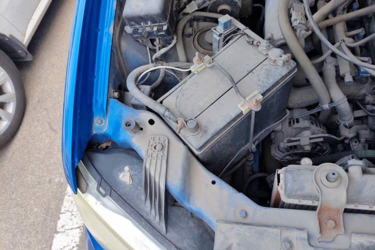 Used Zotye 5008 2010 1.3L Manual Luxury Version Engine Bay Right