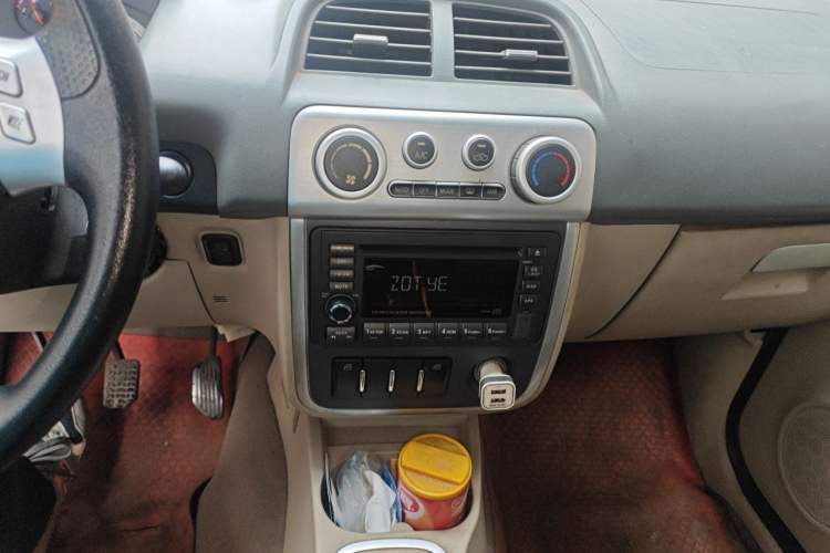 Used Zotye 5008 2010 1.3L Manual Comfort Edition Audio And AC Panel