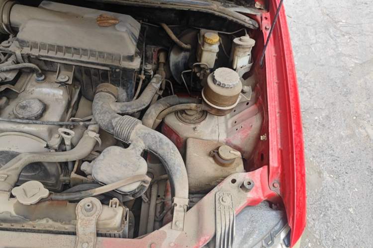 Used Zotye 5008 2010 1.3L Manual Comfort Edition Engine Bay Left