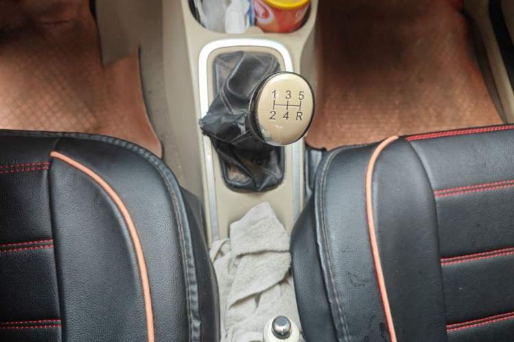 Used Zotye 5008 2010 1.3L Manual Comfort Edition Gear Lever
