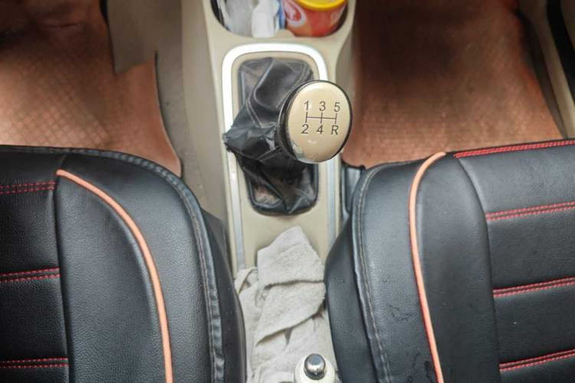Used Zotye 5008 2010 1.3L Manual Comfort Edition Gear Lever