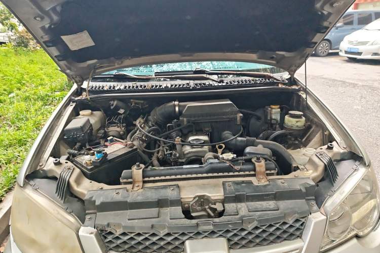 Used Zotye 5008 2010 1.3L CVT Standard Edition Engine Bay