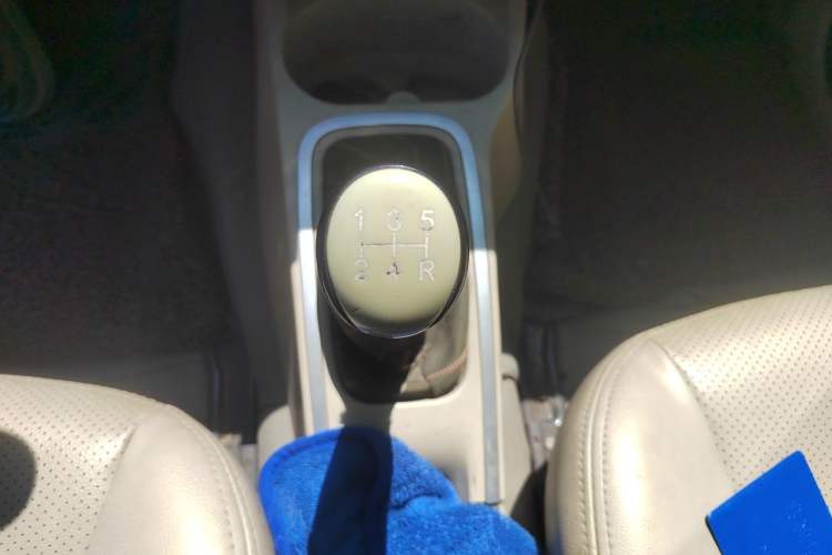 Used Zotye 5008 2010 1.3L Manual Standard Edition Gear Lever