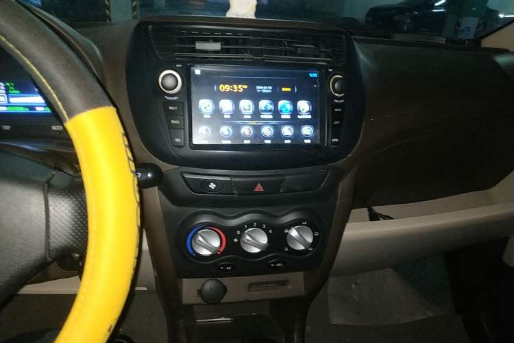 Used Zotye Cloud 100 2014 Cloud 100 Comfort Model Audio And AC Panel