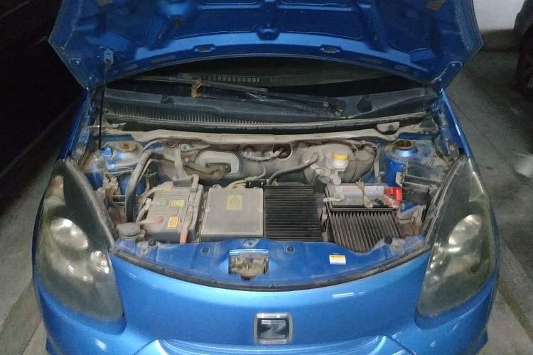 Used Zotye Cloud 100 2014 Cloud 100 Comfort Model Engine Bay