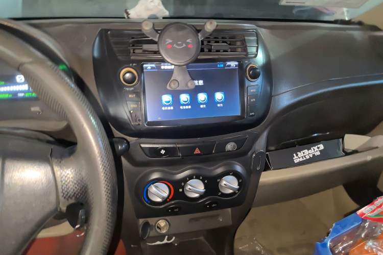 Used Zotye Cloud 100 2014 Cloud 100 Comfort Model Audio And AC Panel
