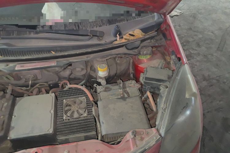 Used Zotye Cloud 100 2014 Cloud 100 Comfort Model Engine Bay Left