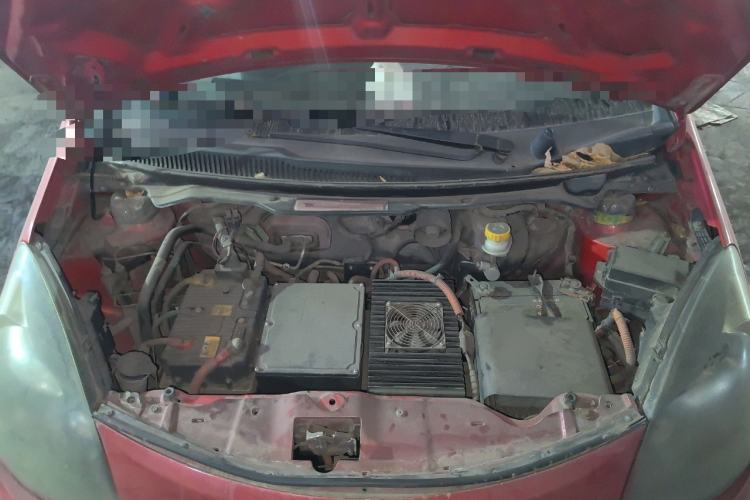 Used Zotye Cloud 100 2014 Cloud 100 Comfort Model Engine Bay