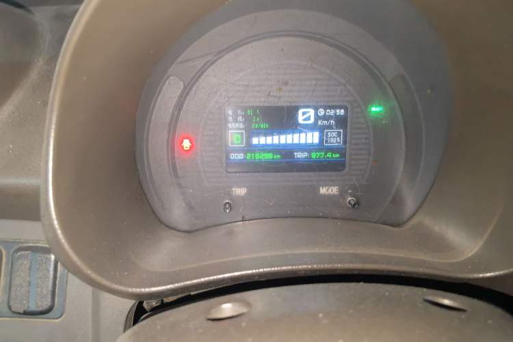 Used Zotye Cloud 100 2014 Cloud 100 Comfort Model Odometer Close Up