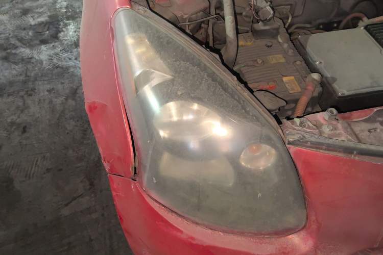 Used Zotye Cloud 100 2014 Cloud 100 Comfort Model Right Front Headlight