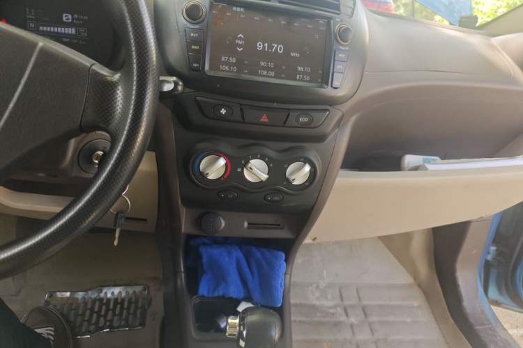 Used Zotye Cloud 100 2016 Cloud 100S Luxury Model Audio And AC Panel