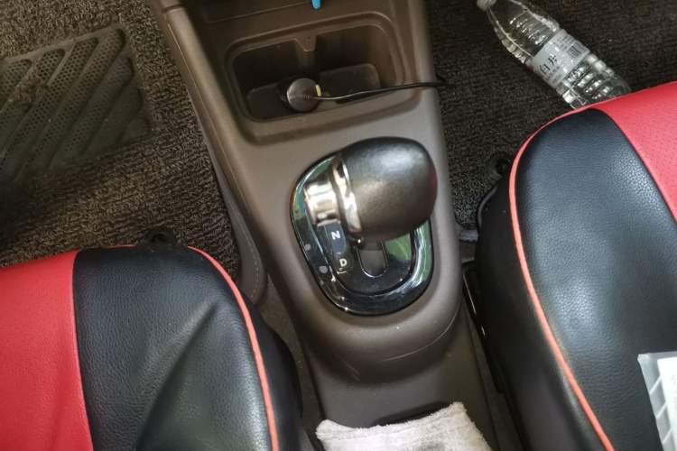 Used Zotye Cloud 100 2016 Cloud 100S Luxury Model Gear Lever