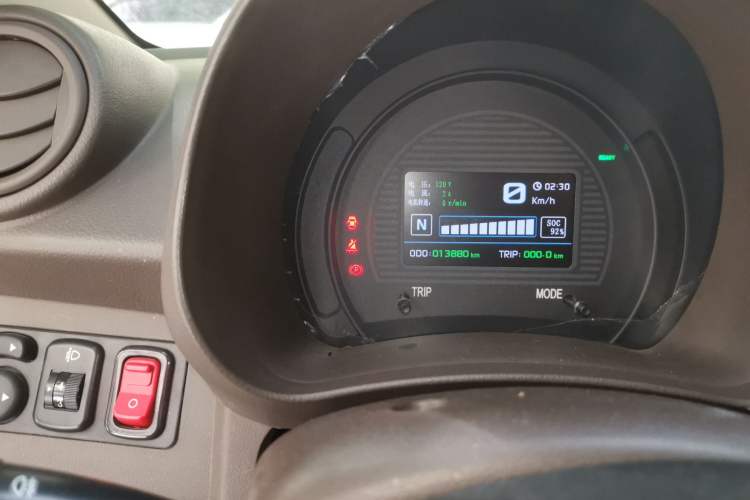Used Zotye Cloud 100 2016 Cloud 100S Luxury Model Odometer Close Up