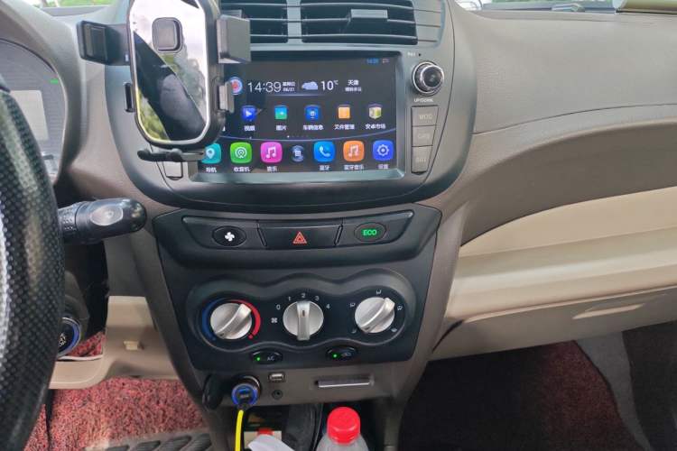 Used Zotye Cloud 100 2016 Cloud 100S Luxury Model Audio And AC Panel