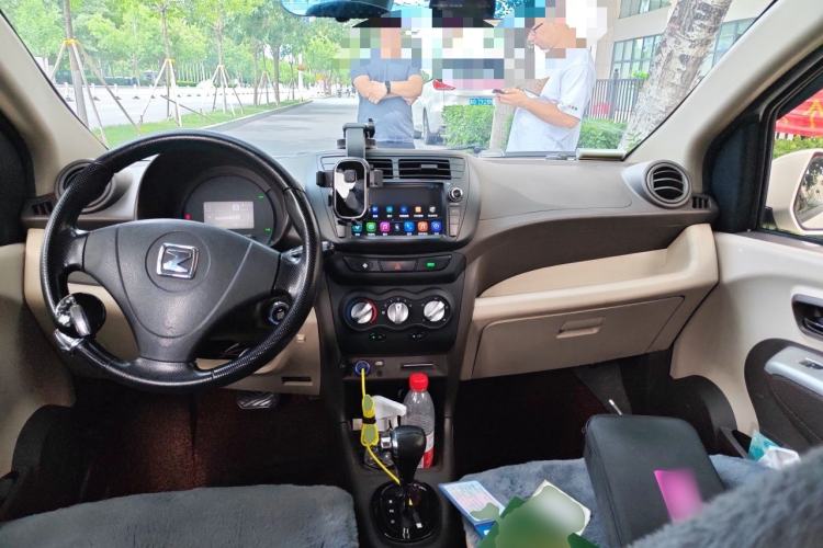 Used Zotye Cloud 100 2016 Cloud 100S Luxury Model Center Console