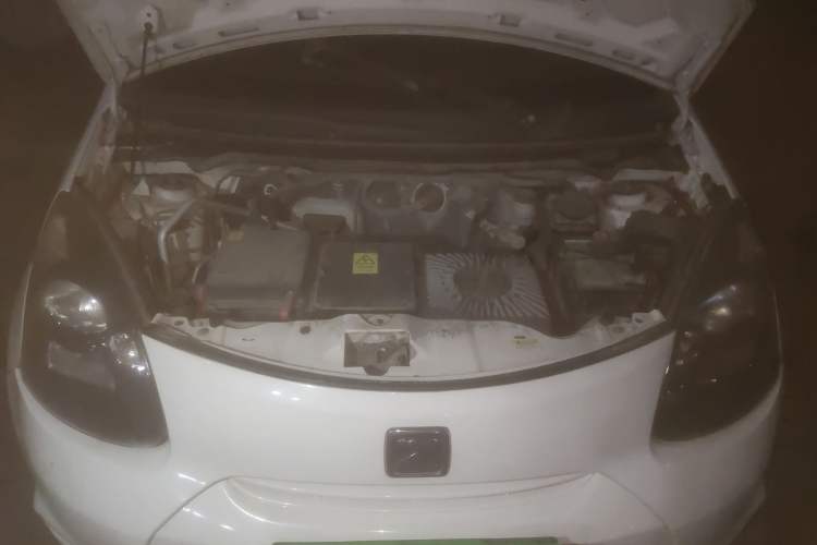 Used Zotye Cloud 100 2016 Cloud 100S Luxury Model Engine Bay