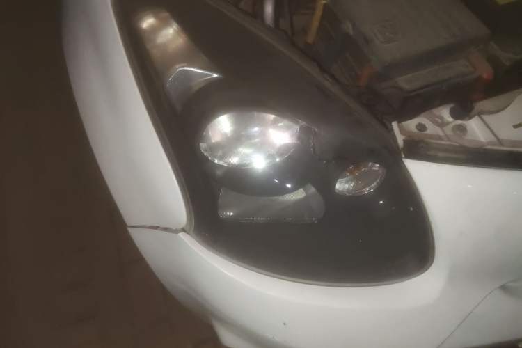 Used Zotye Cloud 100 2016 Cloud 100S Luxury Model Right Front Headlight