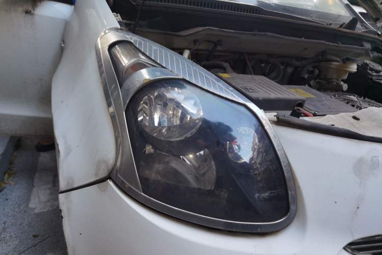 Used Zotye Cloud 100 2016 Cloud 100S Luxury Model Right Front Headlight