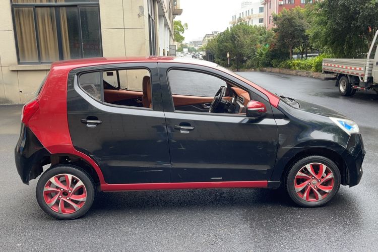 Used Zotye Cloud 100 2017 Cloud 100plus Luxury Model Exterior 2