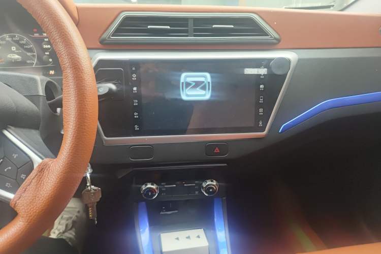 Used Zotye Cloud 100 2018 Cloud 100PLUS Smart Edition Audio And AC Panel