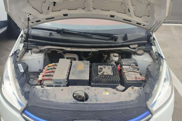 Used Zotye Cloud 100 2018 Cloud 100PLUS Smart Edition Engine Bay