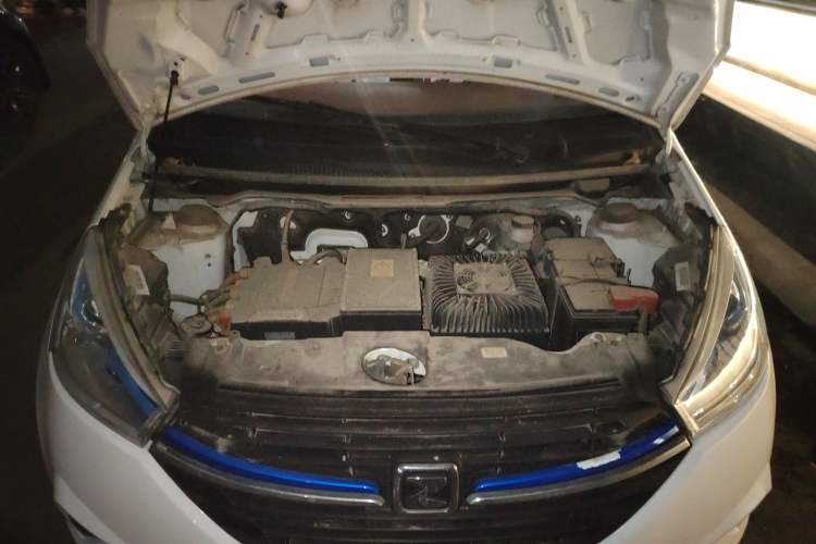 Used Zotye Cloud 100 2018 Cloud 100PLUS Smart Model Engine Bay