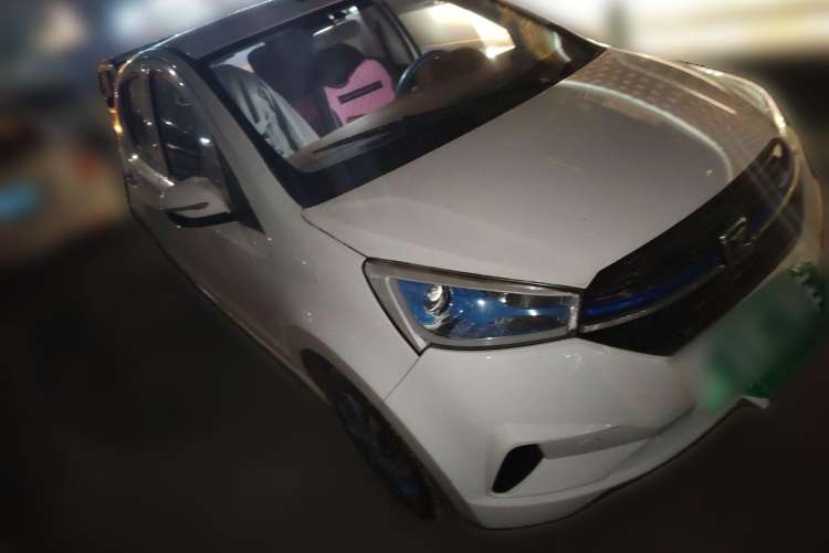 Used Zotye Cloud 100 2018 Cloud 100PLUS Smart Model Front Right 45 Deg