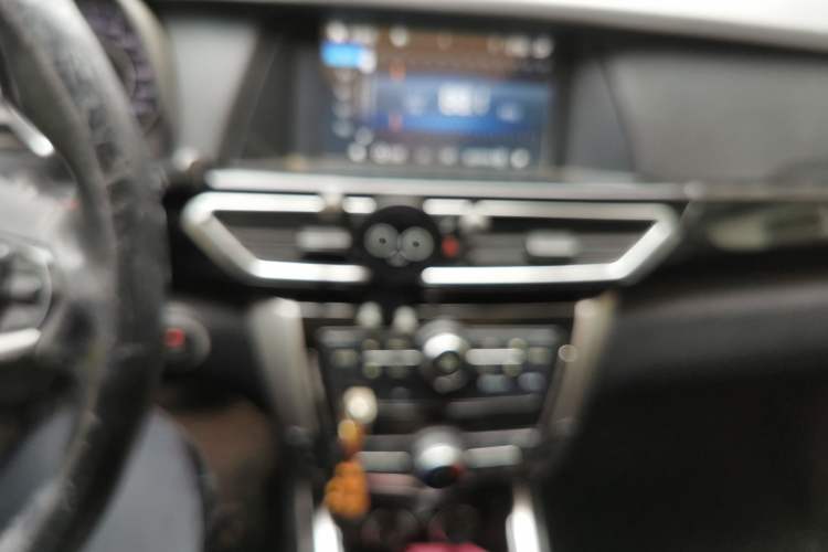 Used Zotye Domy X5 2015 1.5T CVT ZhiXian Model China IV Standard Audio And AC Panel