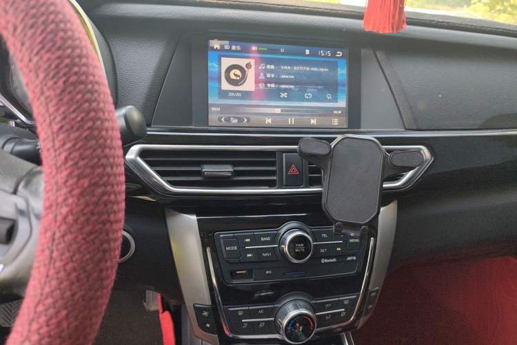 Used Zotye Domy X5 2015 1.5T Manual Luxury Model China V Standard Audio And AC Panel