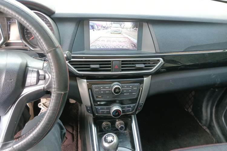 Used Zotye Domy X5 2015 1.5T Manual Luxury Model China V Standard Audio And AC Panel