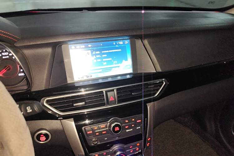 Used Zotye Domy X5 2015 1.5T CVT ZhiXian Model China IV Standard Audio And AC Panel