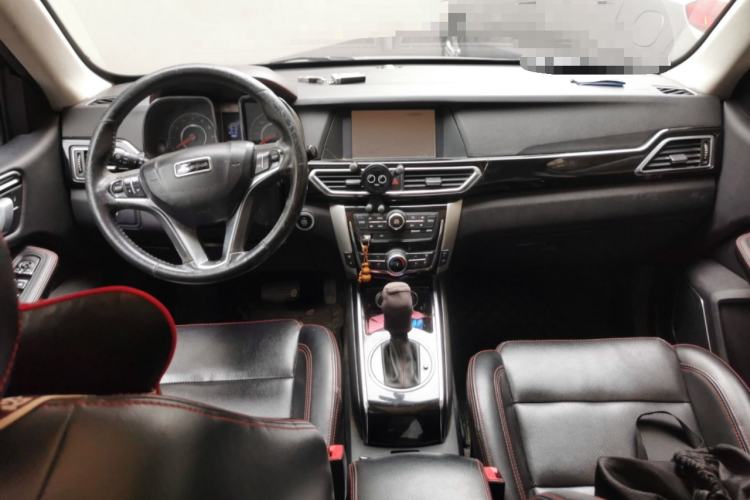 Used Zotye Domy X5 2015 1.5T CVT ZhiXian Model China IV Standard Center Console