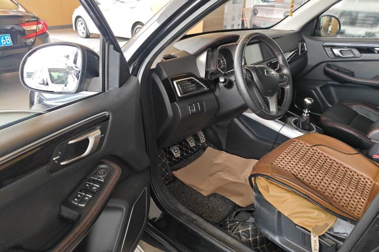 Used Zotye Domy X5 2015 1.5T Manual Luxury Model China V Standard Driver Seat