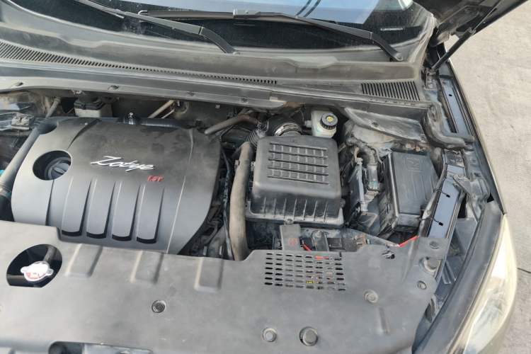 Used Zotye Domy X5 2015 1.5T CVT ZhiXian Model China IV Standard Engine Bay Left